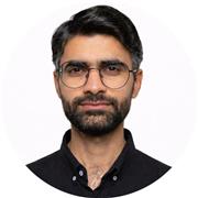 Informatik-Lehrer mit 4 Jahren Erfahrung als Softwareentwickler