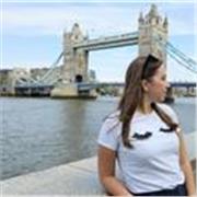 Laureata magistrale in Lingue e Letterature straniere con 110 e lode, offro ripetizioni di italiano (lingua/letteratura) e storia
