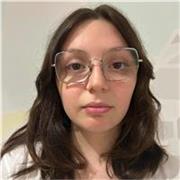 Profesora de inglés ofrece apoyo escolar a niños para escuela o institución