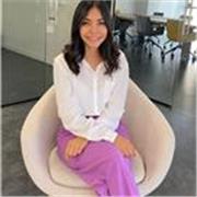 Soy una persona apasionada por el marketing y la comunicación, además, me gusta enseñar de una manera creativa y práctica. 