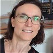 Avocate, mais également chargée de TD en L2 et conférencière en droit commercial, j'adore transmettre pour votre réussite !