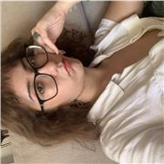 Estudiante de universidad apasionada por la lectura y escritura.