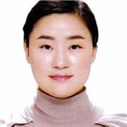 Highly qualified English teacher (MA from UIUC, USA) provides private lessons for students and professionals in Berlin or online.