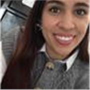 Profesora de matemáticas escolar especializada en clases para niños de forma online