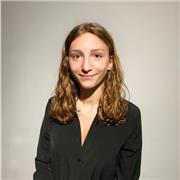 profesora de apoyo escolar