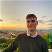 studente universitario di scienze politiche, diplomato con 100 alla maturità. Insegnante di diritto, storia e geografia