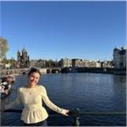 Alumna de segundo de bachillerato, con 9.7 de media, un C1 en inglés y un B2 en euskera. Me interesa ayudar a alumnos de Primaria.