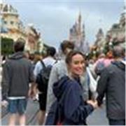 Tengo experiencia como maestra en Educación Primaria y en formación profesional, con más de cuatro años trabajando con estudiantes