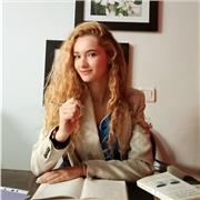 Graduada en psicología y con máster clínico, me ofrezco para dar clases particulares de todas las materias a niños de primaria y ed. Infantil