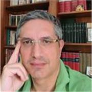 Sono un avvocato e docente universitario a contratto in materie giuridiche 
Preparo studenti universitari agli esami c