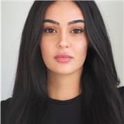 Profesora de lengua castellana y literatura con estudios complementarios en técnico de emergencias sanitaria. Primaria y grado med