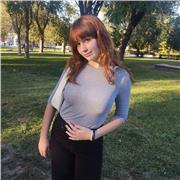 Profesora que imparte clases desde primaria hasta la ESO(bachillerato depende de la asignatura) online como presencial