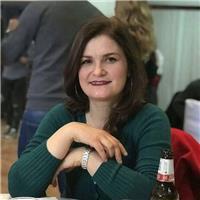 English teacher ready for lessons and give a hand on your homework or difficulties
