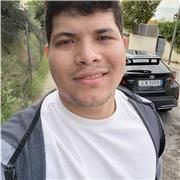 Soy Juan Pablo. Con paciencia y empatía, convierto retos matemáticos en aprendizajes divertidos que fortalecen la confianza