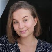 Etudiante diplômée d'un bac scientifique
