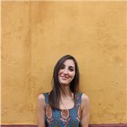 Insegnante di arte, disegno e grafica, con 6 anni di esperienza come architetto, grafico e rigeneratore urbano.