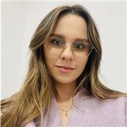 Profesora de apoyo escolar de forma presencial u online