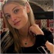 Laureata in psicologia, offro ripetizioni di italiano. Contattami per migliorare il tuo italiano e raggiungere i tuoi obiettivi!