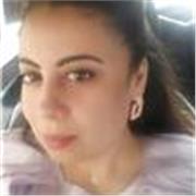 Una maestra paciente y apasionada, comprometida en acompañar a niños, adolescentes y adultos.