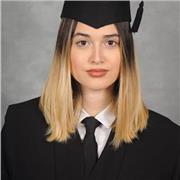 Graduada en el Doble Grado de Educación Infantil y Primaria en mención en inglés. Hace seis años que hago clases particulares y me encanta. Imparto materias cómo catalán, castellano, inglés, matemáticas, naturales y sociales. Mi pasión es la enseñanza y s