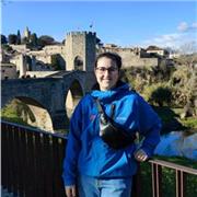 Estudiante de bioinformática preparada para dar clases a alumnos de la eso bachillerato y escolares