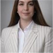 Professeur en visioconférence donne des cours de biologie pour les niveaux allant jusqu’au Bac 