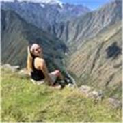 Soy una hablante nativa de y inglés y una profesora 