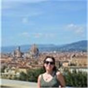 Insegnate di letteratura e grammatica inglese, impartisce lezioni private a ragazze/i dalle elementari fino alle superiori