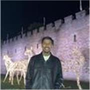 Friendly and supportive English tutor helping students build confidence in reading, writing and speaking