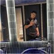 Profesor de fútbol apto para enseñar a los pequeños 