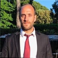 Ingegnere delle nanotecnologie impartisce aiuto compiti per materie scientifiche (matematica, chimica, fisica, biologia)