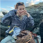 Soy estudiante de universidad de historia, con buena nota del batchillerato. Tengo passion para la enseñaza, paciencia y habilidad con el trato de niños. A alumnos de primària, la Eso y el batchillerato social-humanístico.