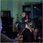 Offro lezioni individuali mirate allo studio della chitarra elettrica/acustica.
Disponibile sia nel domicilio che via web