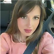 Avvocato e laureata in Giurisprudenza con 110/110 cum laude propone lezioni di Diritto online e presenziali.