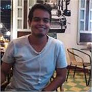 Profesor de física con clases personalizadas y refuerzo académico para niños y jóvenes