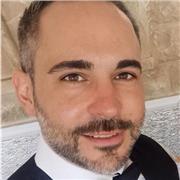 Englisch-Tutor mit Expertise in Übersetzungsdiensten und Sprachunterricht