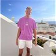 Online tutor, here to help people with basic English language skills