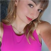 Soy estudiante de 4º de Lenguas Modernas y poseo un nivel C1 de inglés según las pruebas OLS, lo que me permite ofrecer clases par