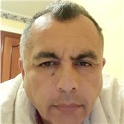 Persona con mucha paciencia para enseñar. Soy nativo. Tengo mucha facilidad de palabra y me gusta enseñar