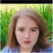 Profesora de inglés titulada, con experiencia y enfoque práctico. Clases dinámicas y adaptadas a tus necesidades para mejorar.