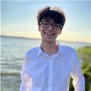 Ancien élève de STMG donnant des cours d’économie pour première et terminale STMG