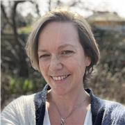 Calm, qualified coach helping build confidence, focus, and organisation for overwhelmed or anxious learners needing motivation.