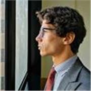 Sono laureato in giurisprudenza e offro lezioni di italia, storia, geografia, filosofia e diritto