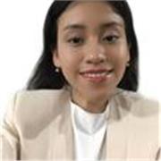 Profesora de inglés brinda clases dinámicas y personalizadas para niños y jóvenes