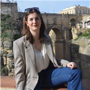 Profesora de matemáticas que imparten clases a niños de todas las edades