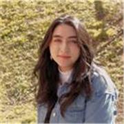 Profesora de Lenguaje y Comunicación para estudiantes de básica y media