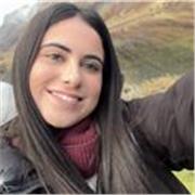 Soy estudiante de Administración y Dirección de Empresas y me gusta enseñar de forma clara y cercana. Imparto clases adaptadas.