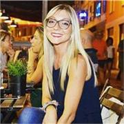 Sei in cerca di un sostegno per approfondire la tua conoscenza della lingua italiana? Posso aiutarti a farlo!