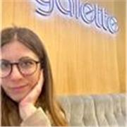 Laureata in economia offre lezioni di economia aziendale, matematica, diritto, inglese e francese