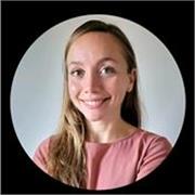 Logopeda con más de 10 años de experiencia en la rehabilitación de trastornos del habla, lenguaje, voz y deglución.